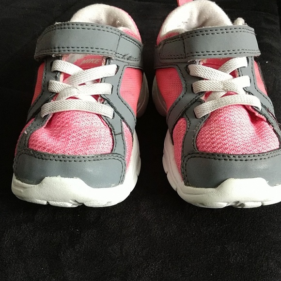 Nike Sneakers - Picture 3 of 5